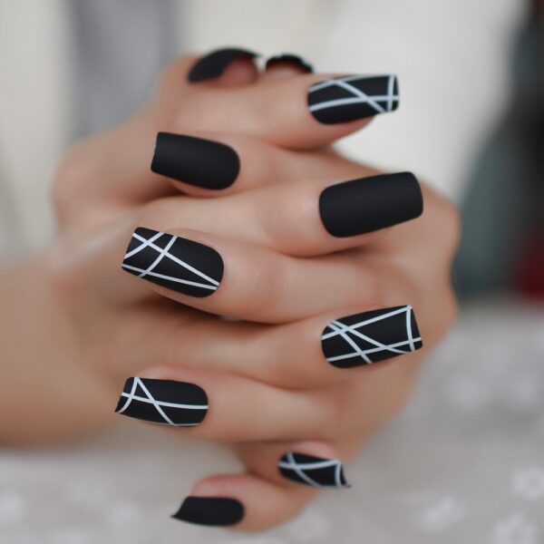 Matt Black Medium Square Fake Nails - Image 4