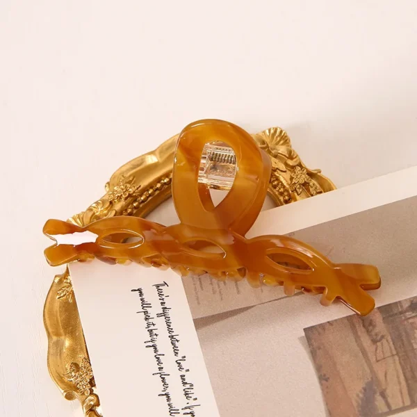 Elegant Leopard Print Large Weave Hair Clip - Image 4
