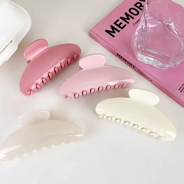 Elegant French Temperament Semicircle Hair Claw for Women - Image 2