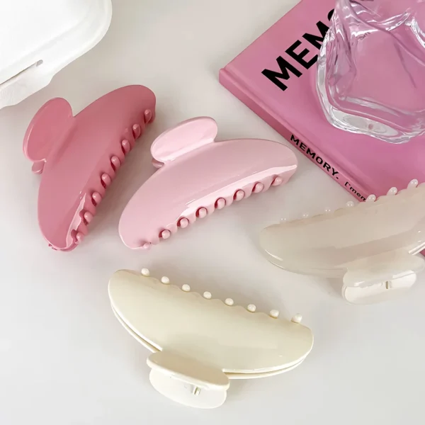Elegant French Temperament Semicircle Hair Claw for Women - Image 4