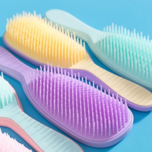Long Handle Anti-Static Scalp Massage & Detangling Hair Brush - Image 3