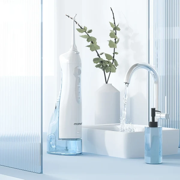 Rechargeable Water Flosser with 4 Nozzles - Image 3