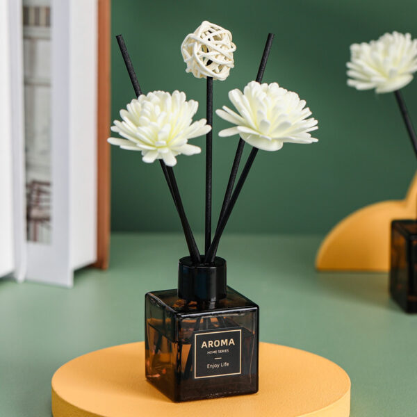 Luxurious Jasmine Reed Diffuser Set with Plastic Flower - Image 2
