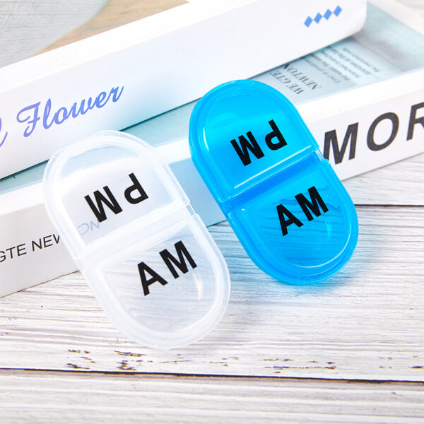 Compact Pill Organizer with Tablet Splitter - Image 2