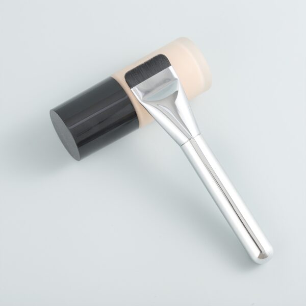 Ultra Thin Synthetic Hair Face Contour Brush - Image 5