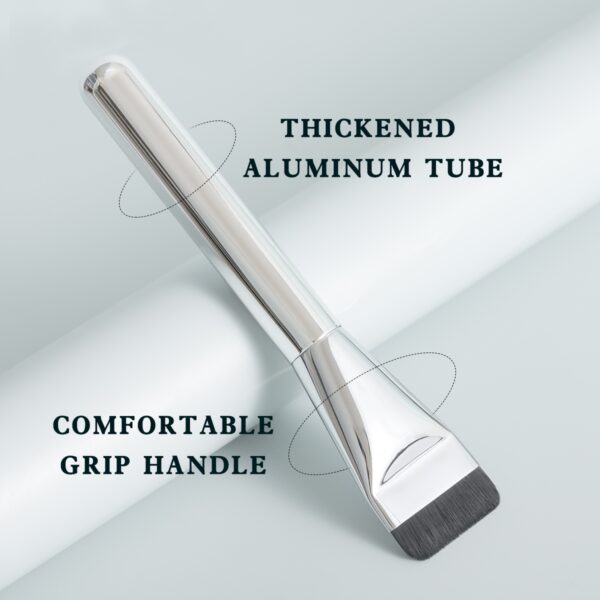 Ultra Thin Synthetic Hair Face Contour Brush - Image 4