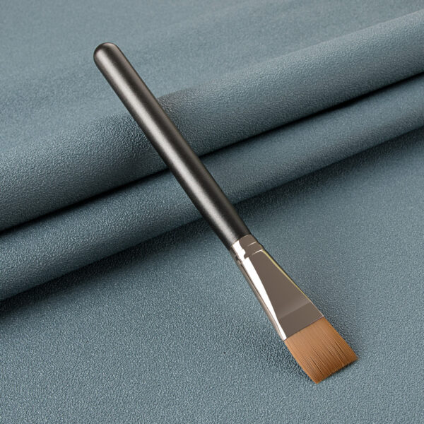 Professional Soft Foundation and Concealer Makeup Brush - Image 2