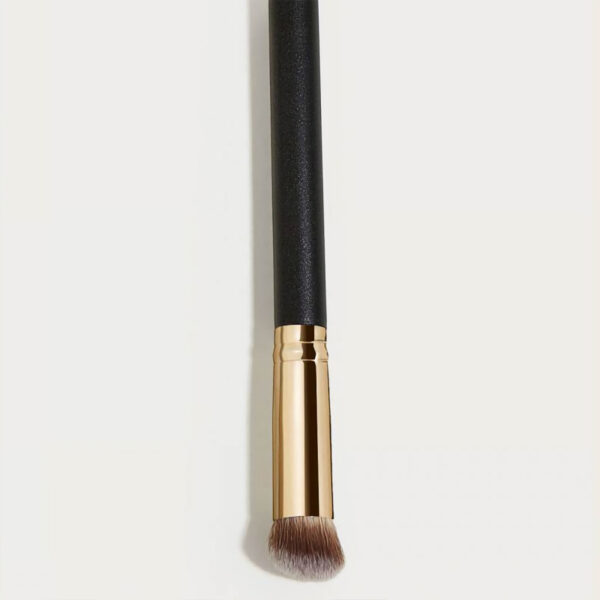 Black Eyeshadow Blending Brush - Image 4
