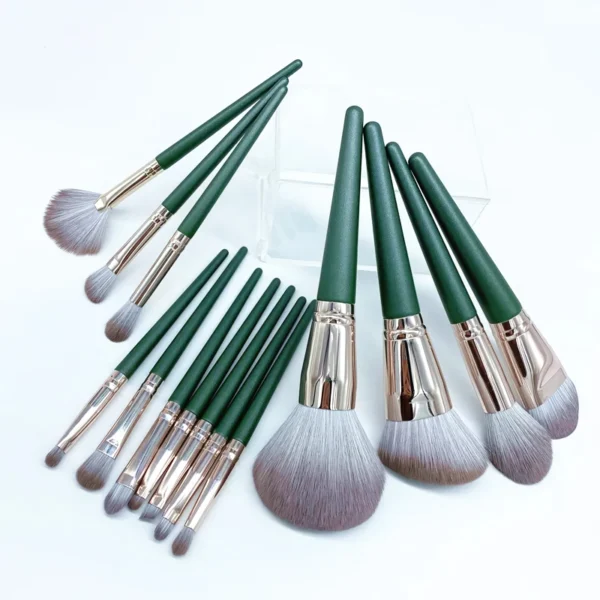 Soft Fluffy Makeup Brushes Set - Image 2