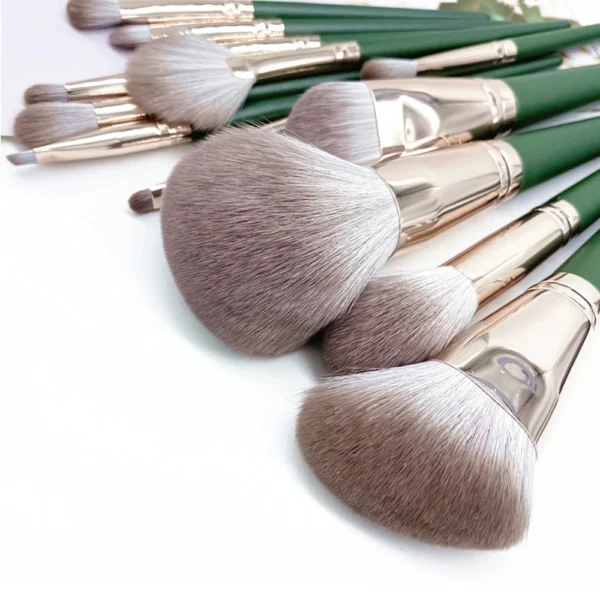 Soft Fluffy Makeup Brushes Set - Image 6