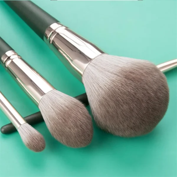Soft Fluffy Makeup Brushes Set - Image 7