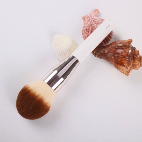 Luxurious Precision Powder and Foundation Brush - Image 6