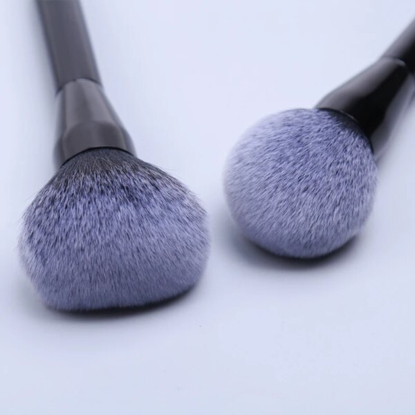 Soft Large Makeup Brush - Image 3