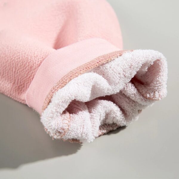 Exfoliating Body Scrub Mitt - Image 5